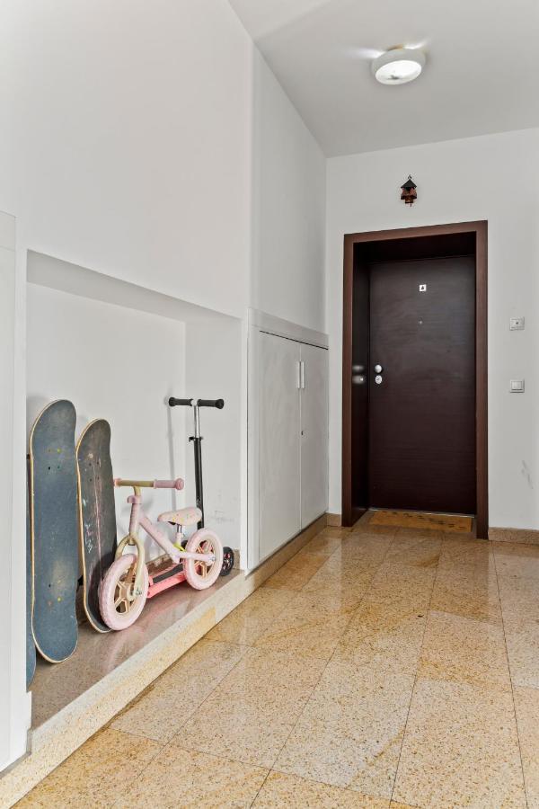 125 Sqm Family Friendly With Kids Room Bucareste Exterior foto