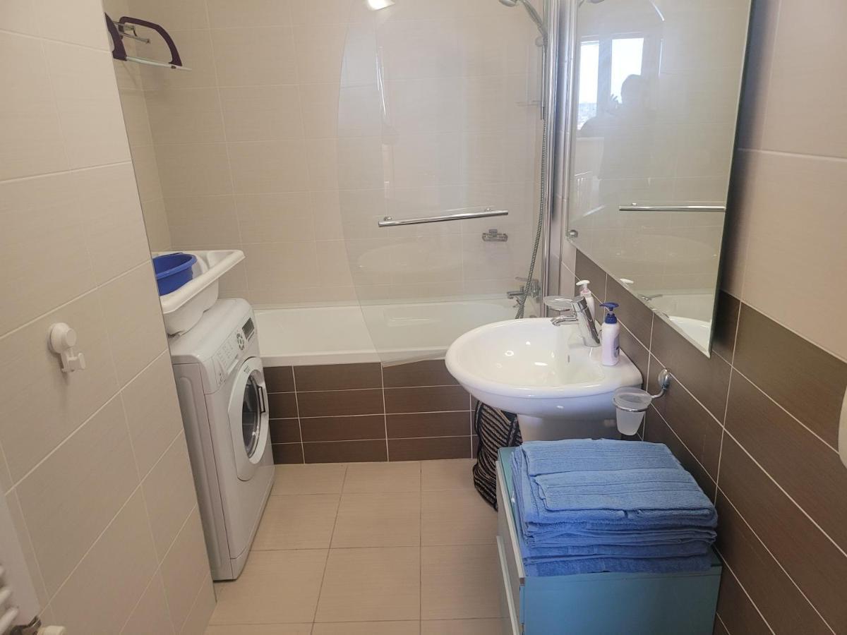 125 Sqm Family Friendly With Kids Room Bucareste Exterior foto