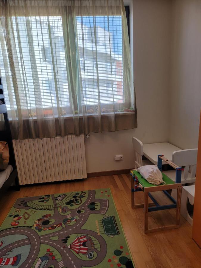 125 Sqm Family Friendly With Kids Room Bucareste Exterior foto